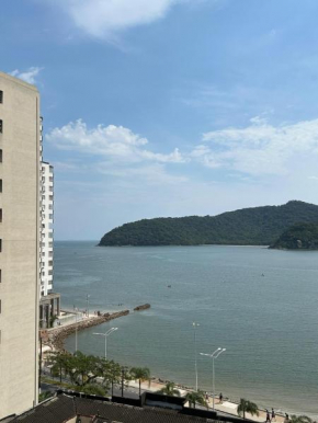 Novo, frente para o mar, no Boa Vista - São Vicente - SP